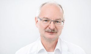 Portraitfoto von PD Dr. med. Theo Pelzer